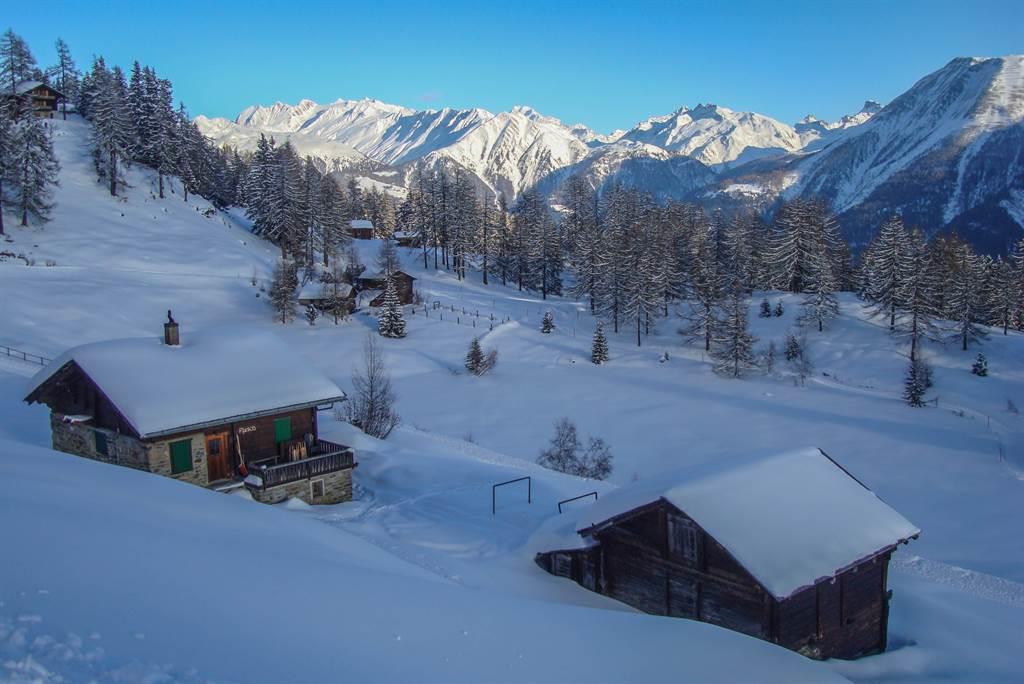 Flesch EG - Abendstimmung beim Chalet Flesch