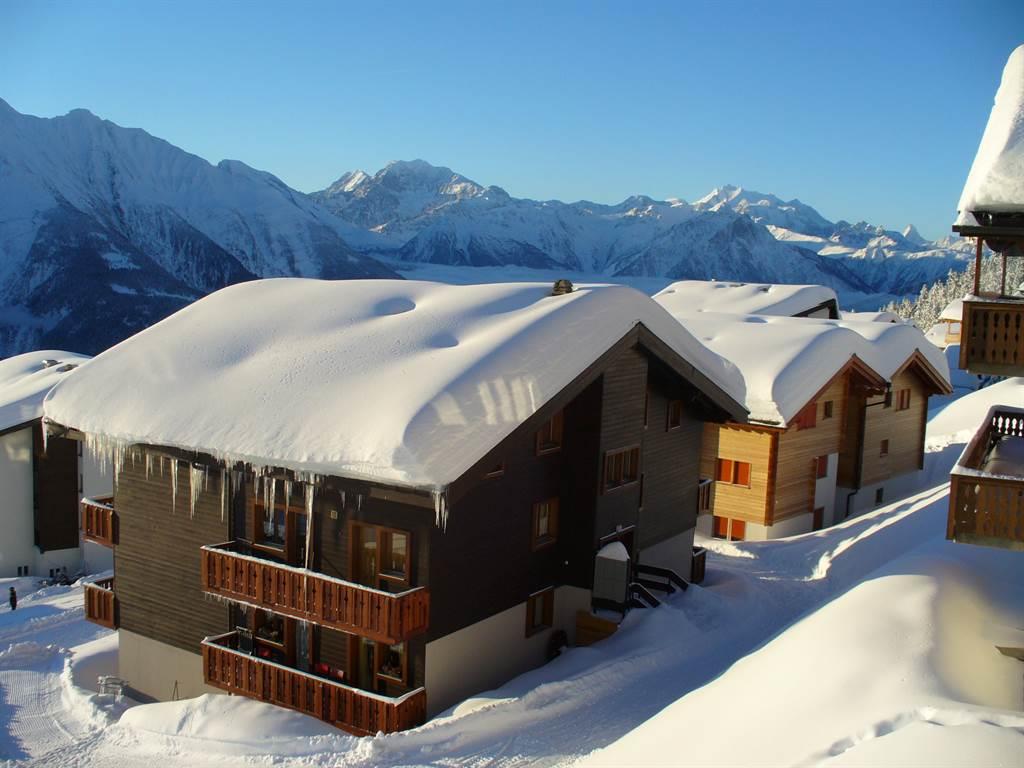 Alpha A22 - Blick vom Balkon Richtung Simplon