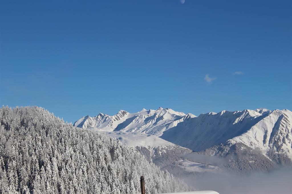 Alpenglück 38 - Tiefer Winter Aussicht vom Balkon