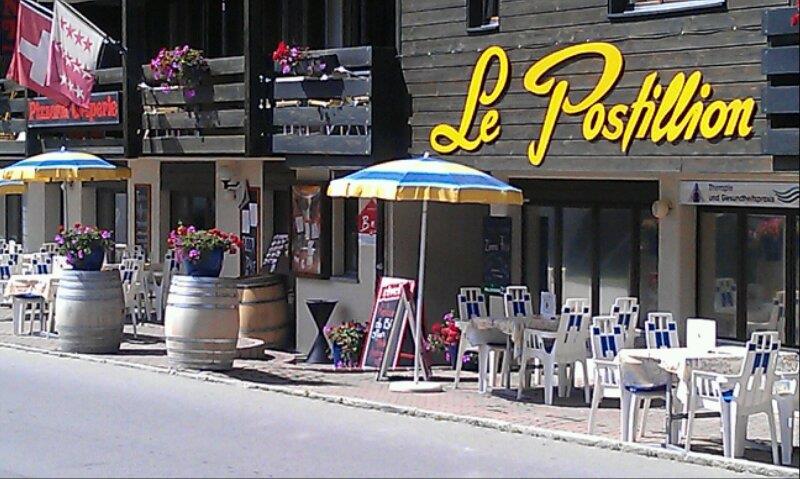 Hotel Le Postillion - Hotel Pizzeria Restaurant Ansicht Sommer