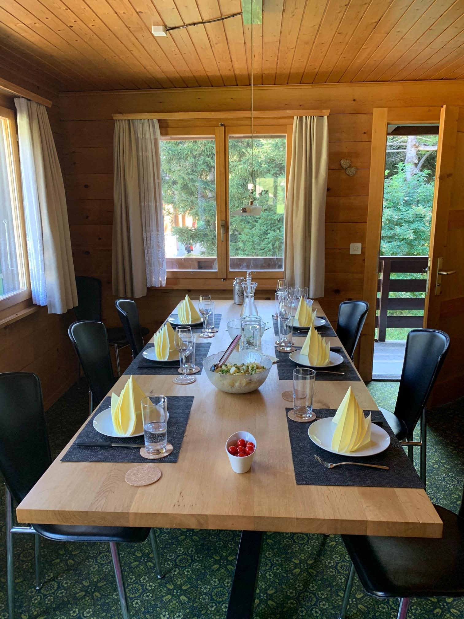 Windhuebi - Essbereich im Wohnzimmer