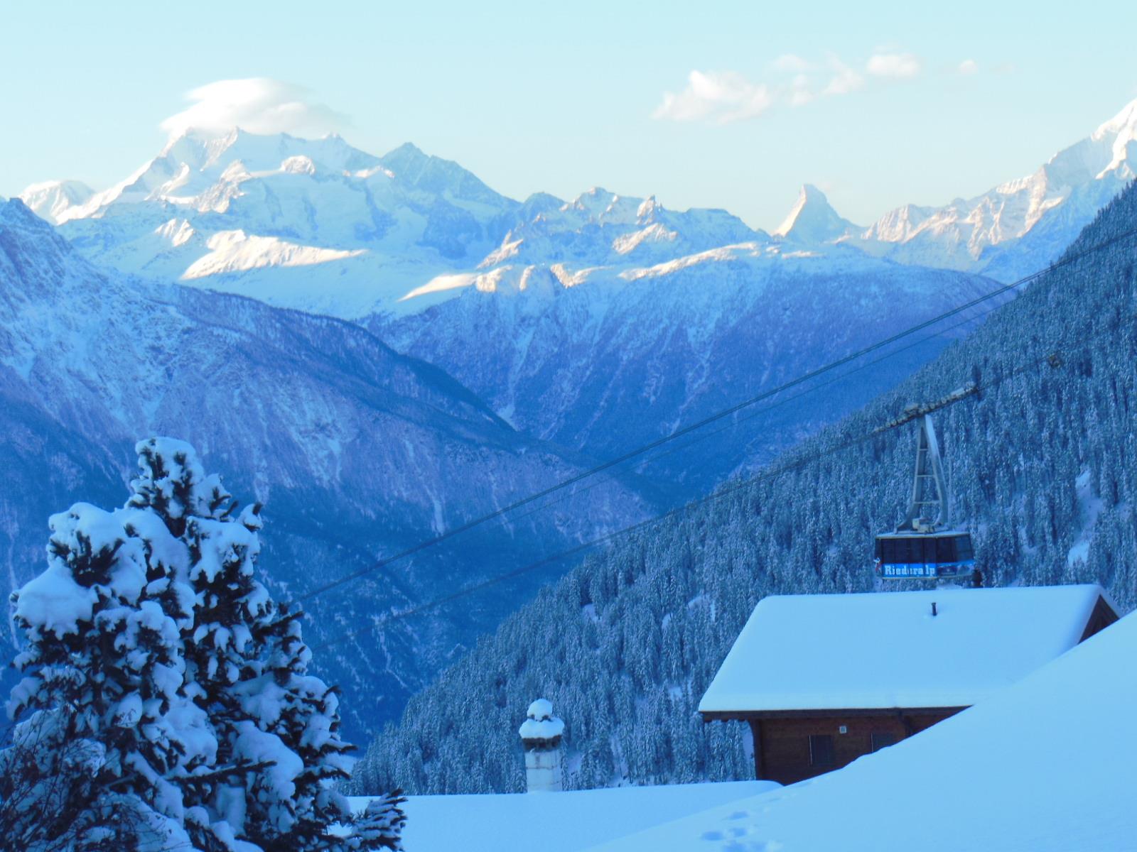 Brüch Parterre - Aussicht Matterhorn mit Bahn