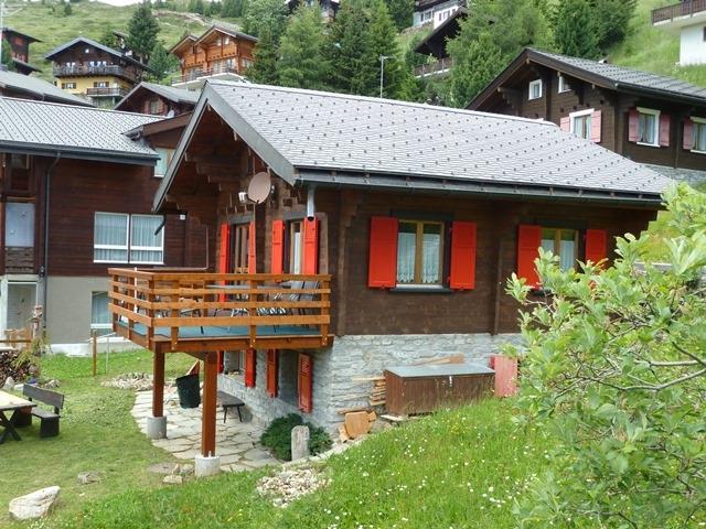 Berna Parterre - Aussenansicht Sommer 2