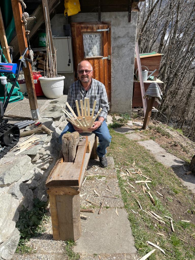 mys-Tisser une "Tschiffra" valaisanne-Aletsch Arena AG - Tschiffra-flechten4-BettenDorf-AletschArena-Edelbert_Mattig.jpg