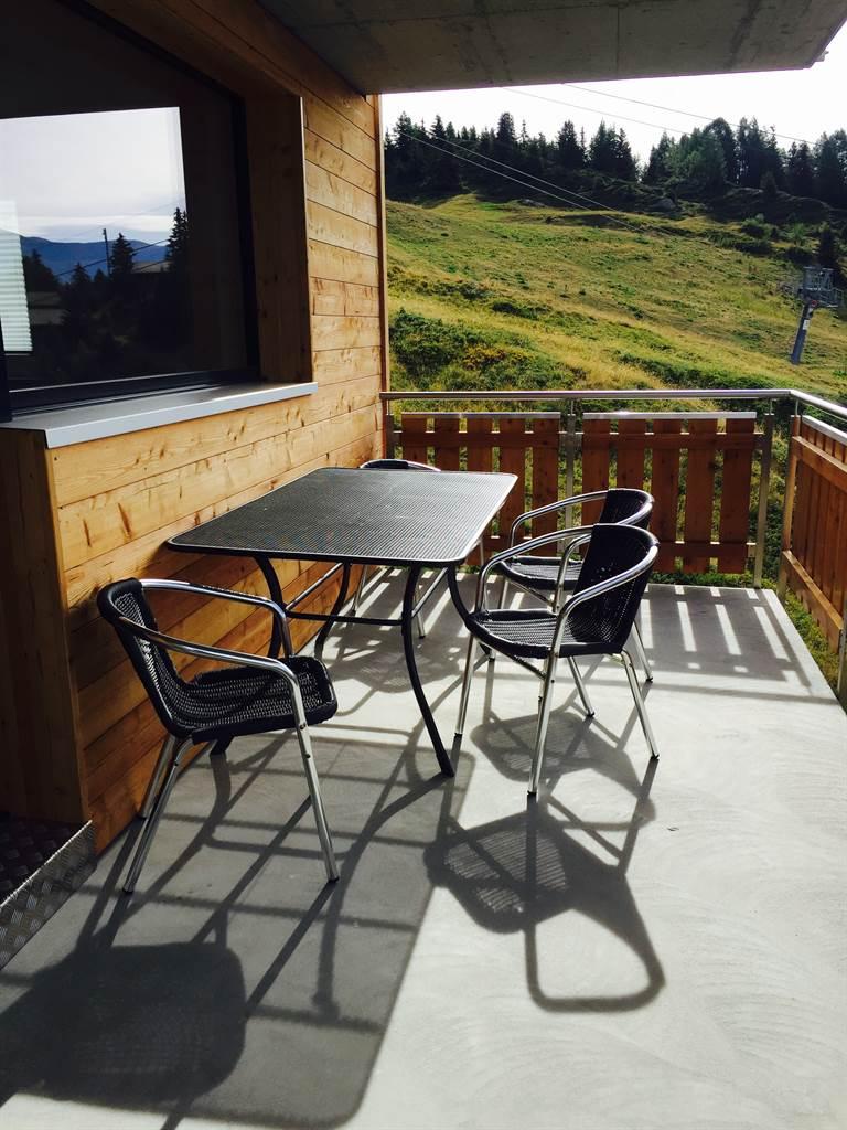 Donnerstafel 1. OG Süd-Ost - Balkon