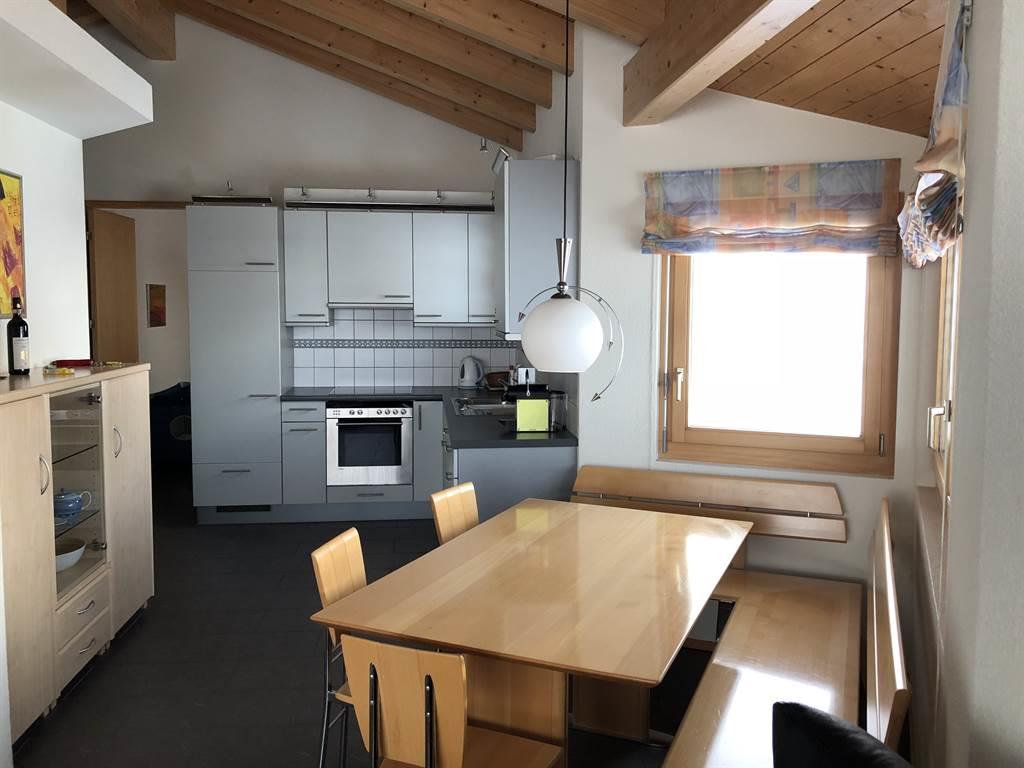 Nobile B22 - Küche mit Esstisch