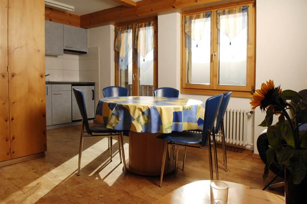 Post 3 DG - Wohnzimmer mit Südbalkon