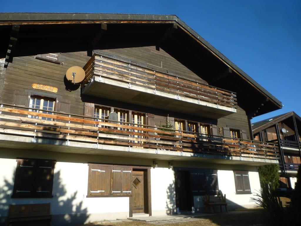 Dom 1. OG Ost - Südansicht des Chalet DOM