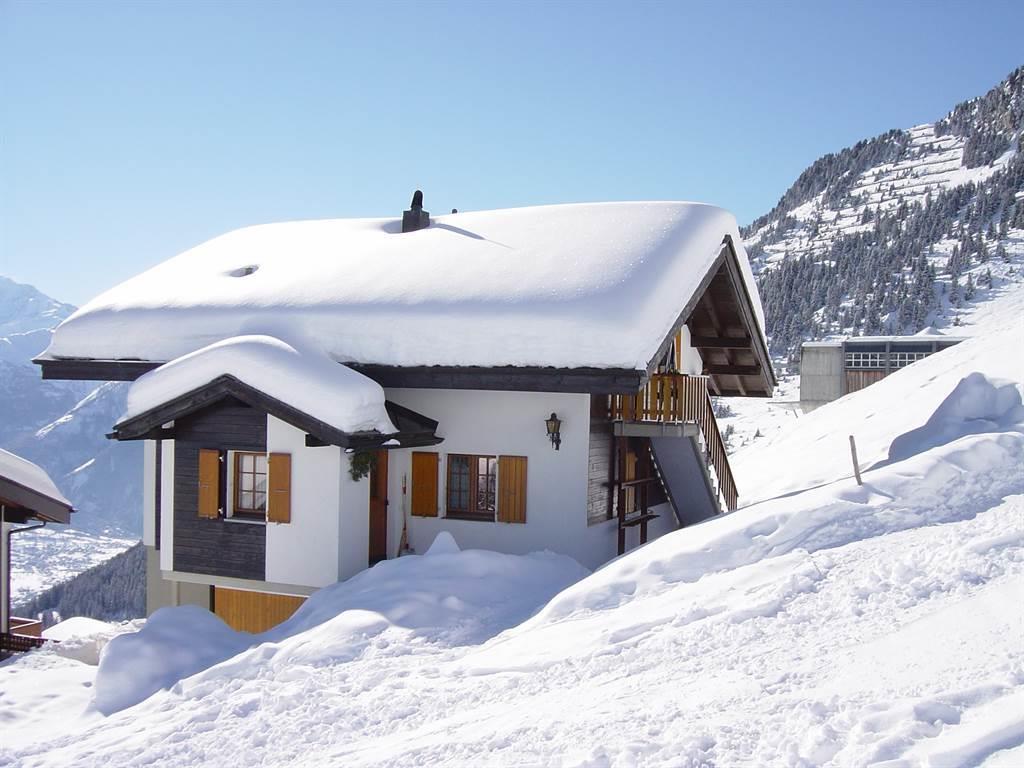 Larva Parterre - Aussenansicht+Winter