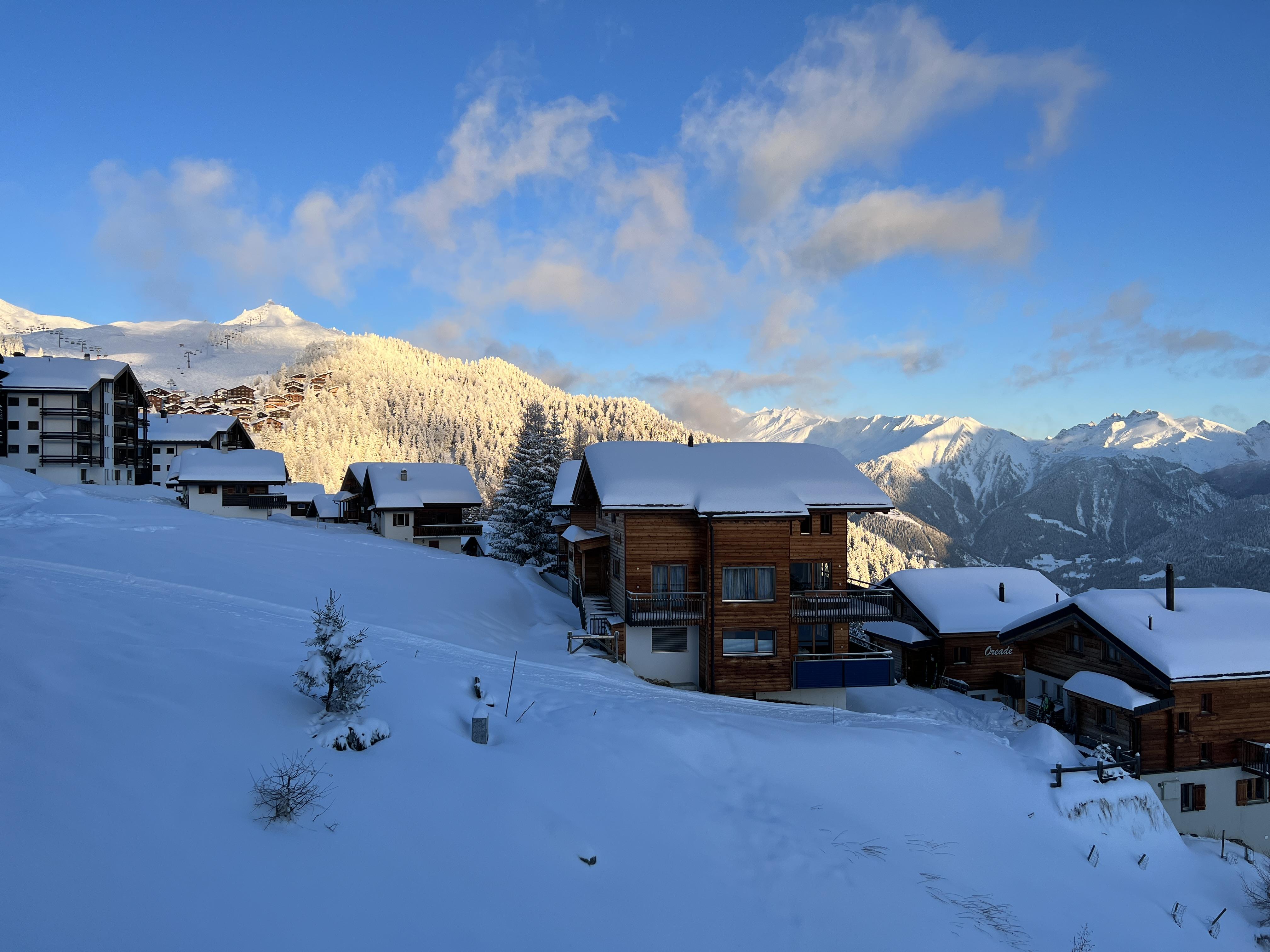 Alpenglück 47 - Ausblick vom Balkon