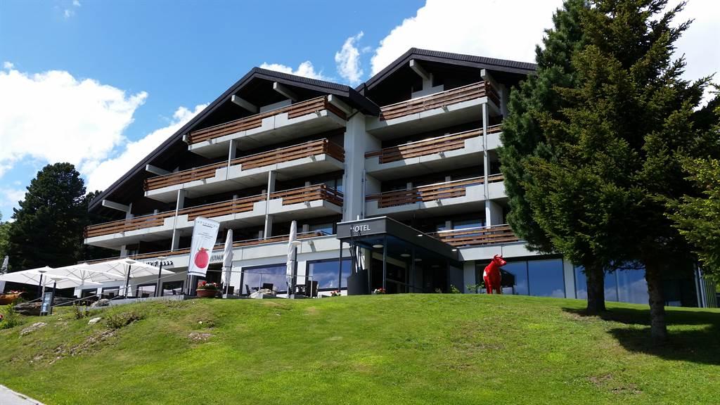 Riederhof Wohnung A230 - Aussenansicht Sommer