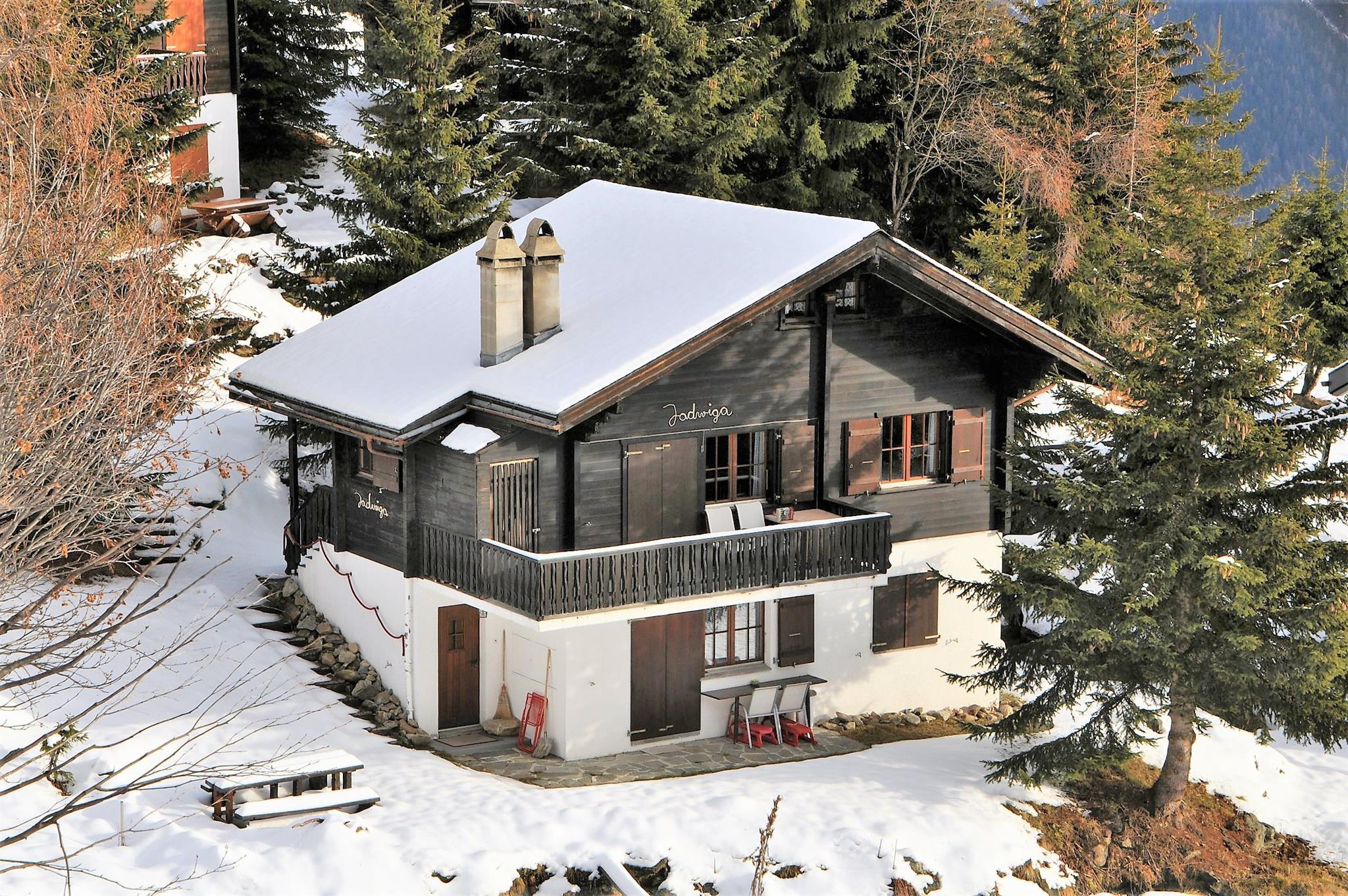 Jadwiga EG Süd-West - Bettmeralp-Jadwiga-Aussen-Ansicht-Winter