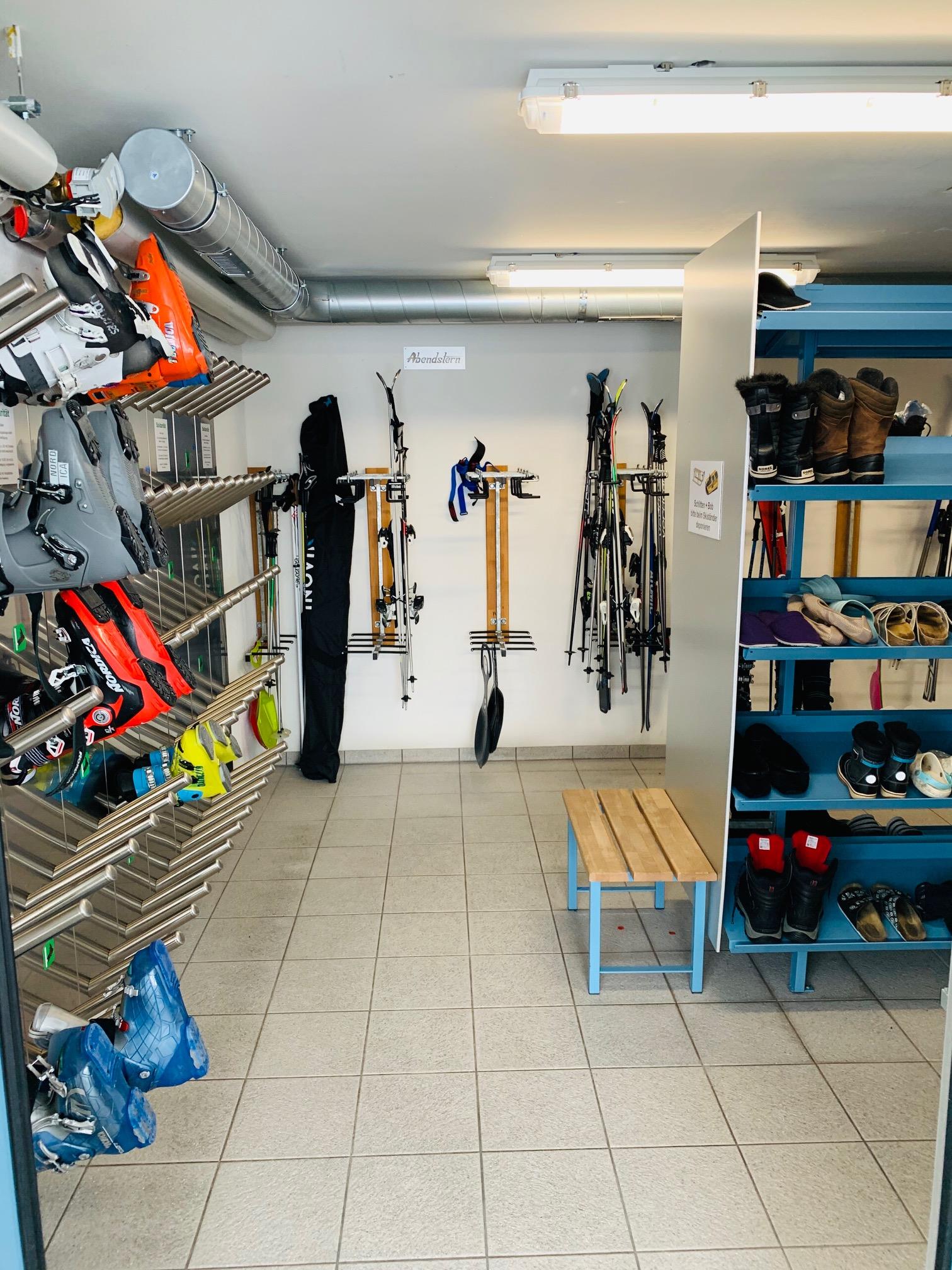 Abendstern 8 - Grosser moderner Skiraum