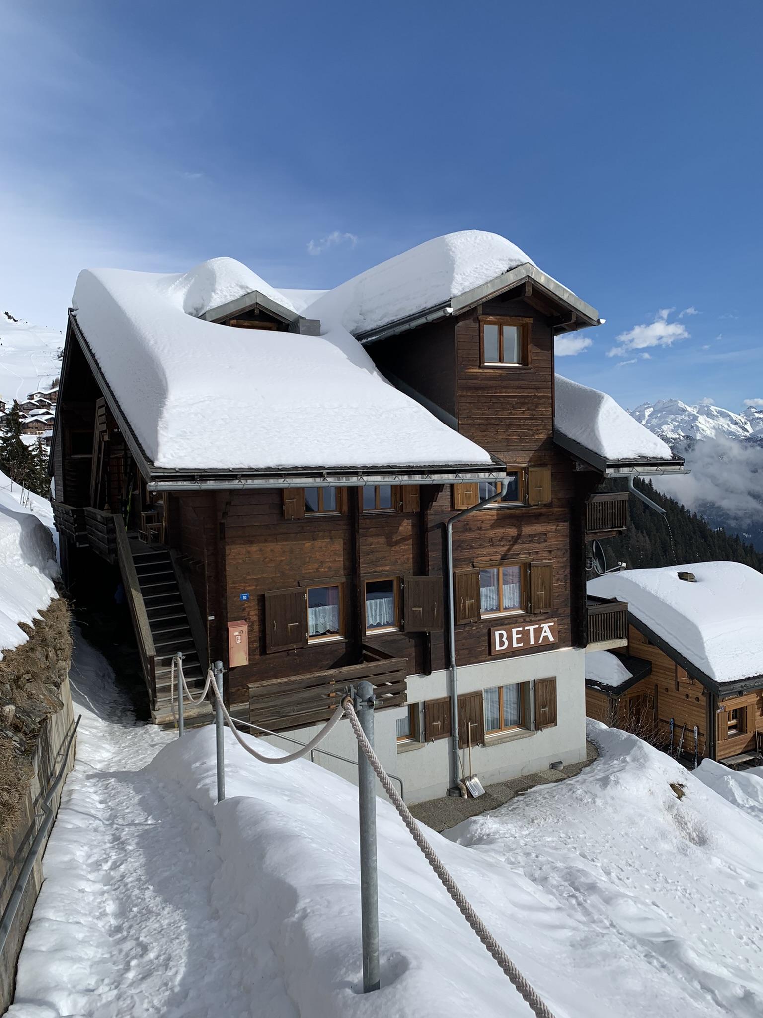 Beta 12 1. OG Süd - Winter_Gebäude_2