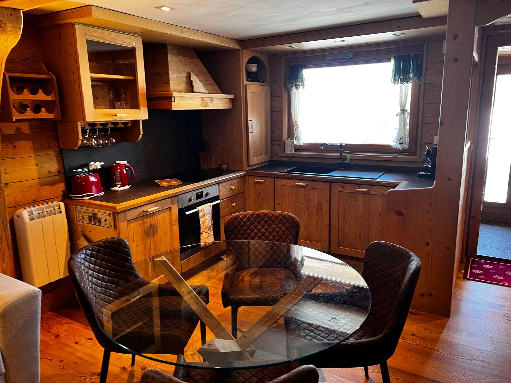 Tannenduft - Parterre - Kuche Parterrewohnung Caminetto