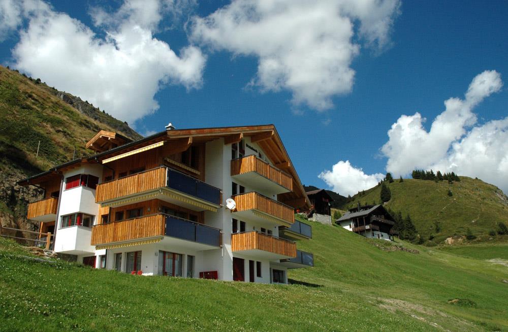 Alpenhaus Steinbock EG West - Aussenansicht Sommer