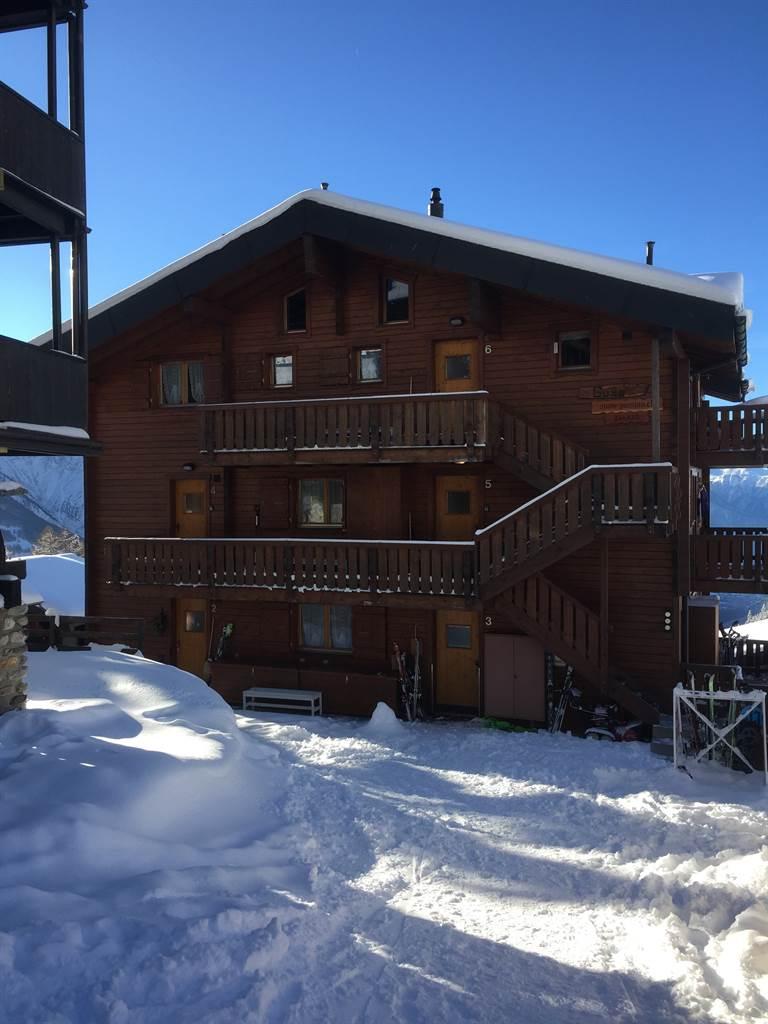 Guxa Dachwohnung - Aussenansicht Winter Norden