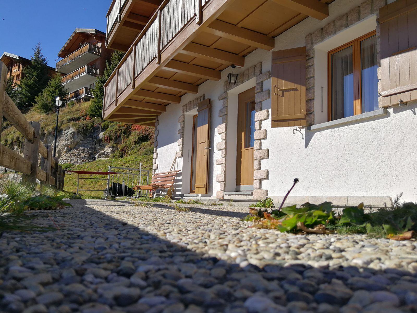 Alphorn Parterre - Alphorn Parterre Eingang Sommer