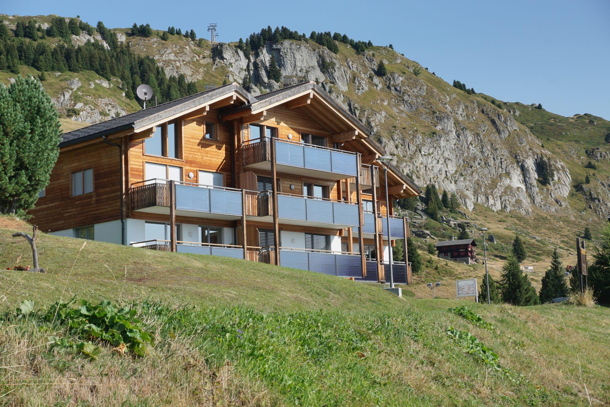 Amici 1. Stock Ost/Süd - Das Minergie Ferienhaus Amici im Sommer