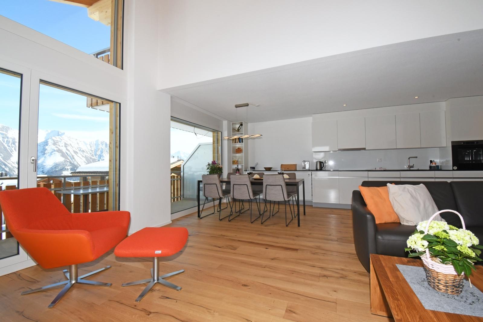 Arve 2.2 - Ferienwohnung Arve 2.2 - Wohnzimmer und Essbereich