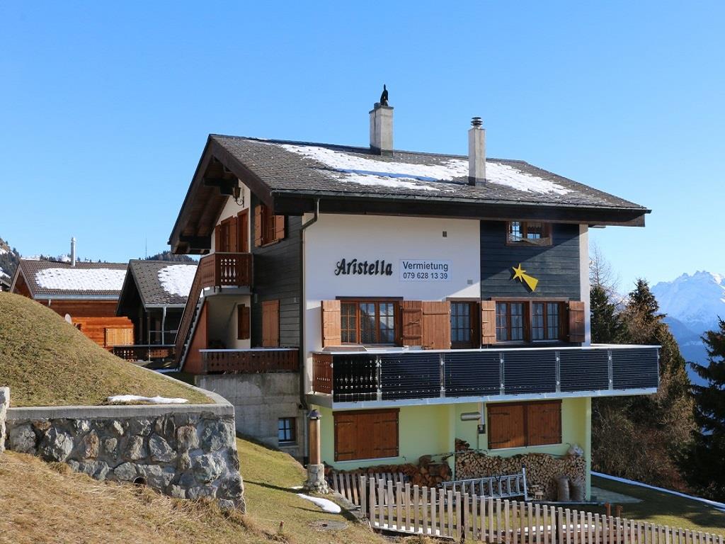 Aristella 2. Stock - Chalet Seite Gondelbahn