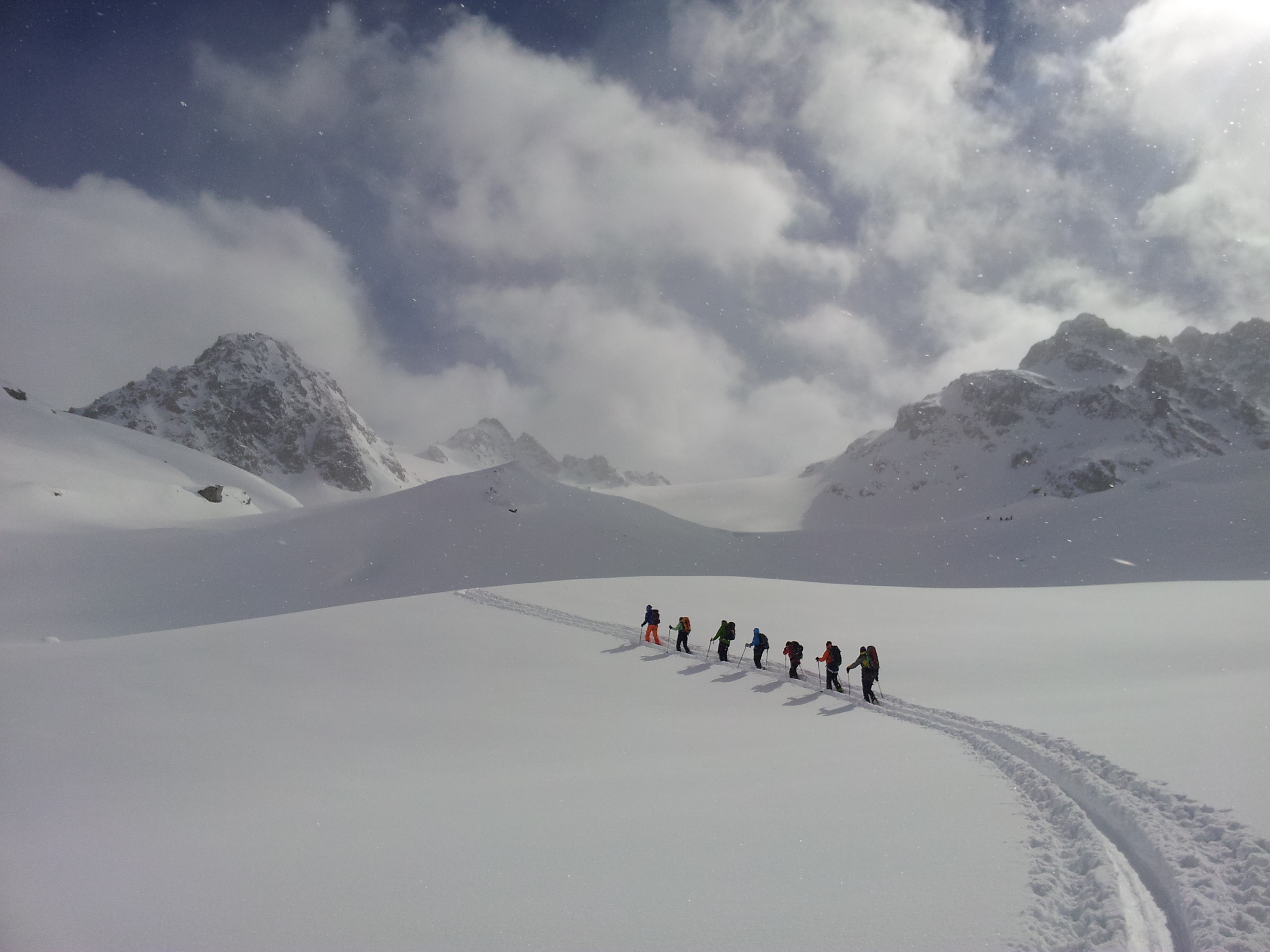 mys-Skitour zu den Katzenlöchern-Aletsch Arena AG - Skitour.jpg