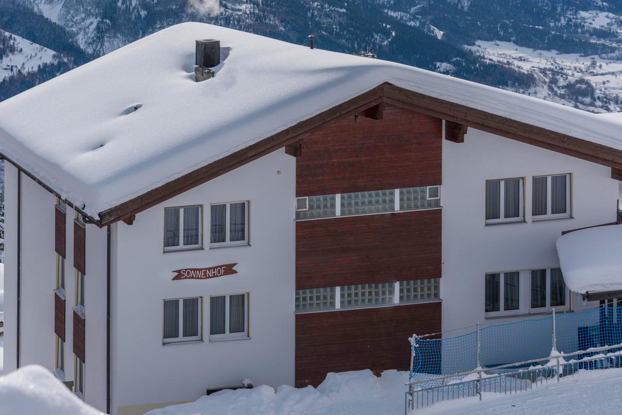Sonnenhof 8 2. Stock Süd - Aussenansicht im Winter 2