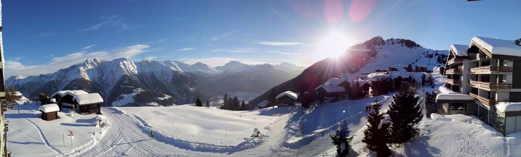 Riederhof B 464 4. Stock - Panoramablick im Winter vom Balkon