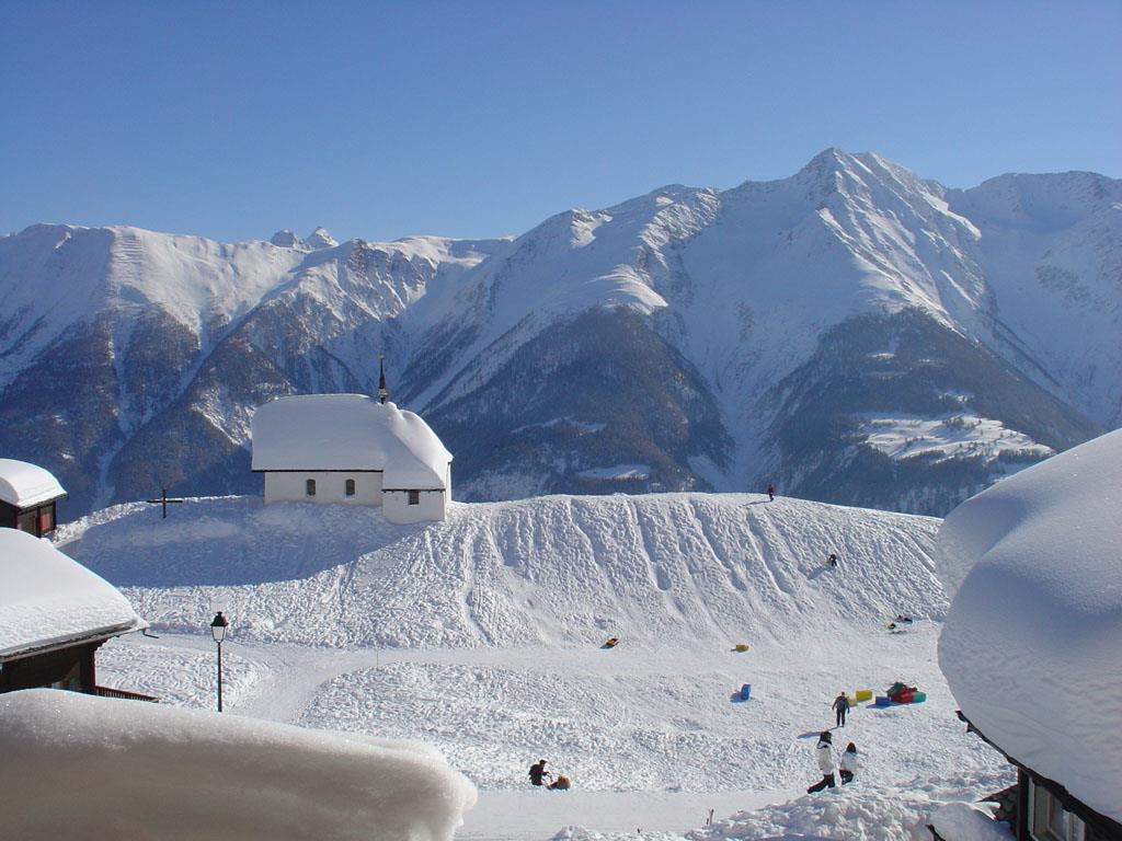 Bavaria EG - Aussicht zur Kapelle