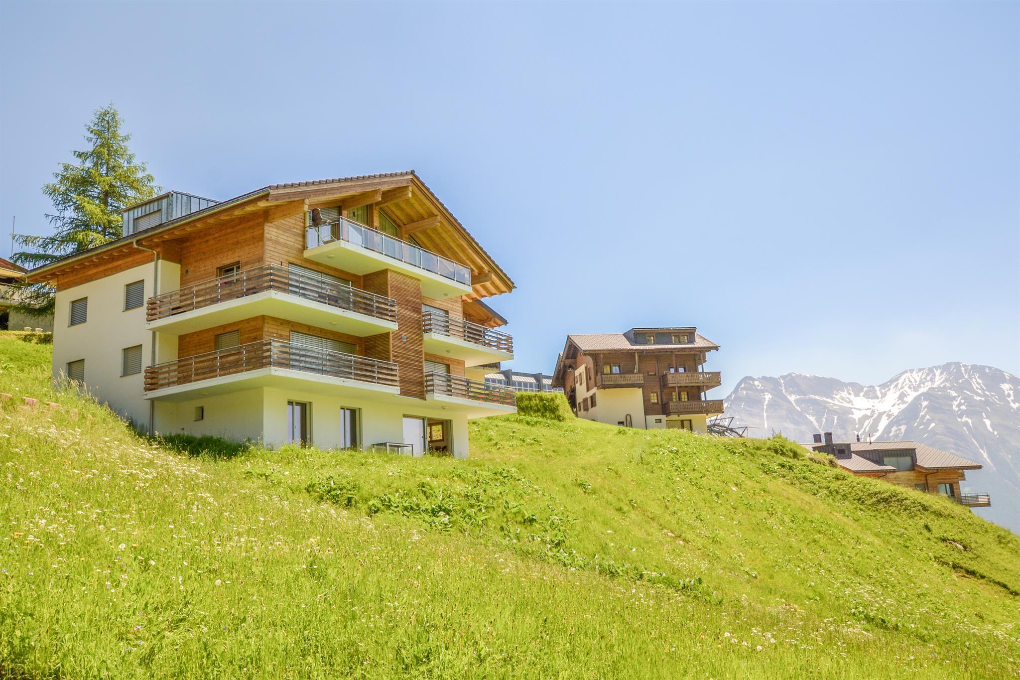 Stella 5 UG West - 1_edited