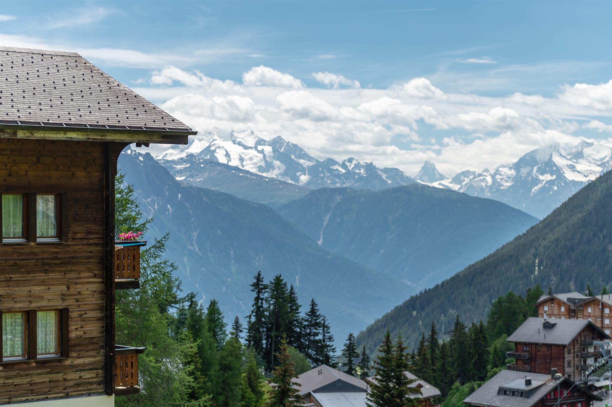 Hubertus 2 1. Stock rechts - Aussenansicht_03