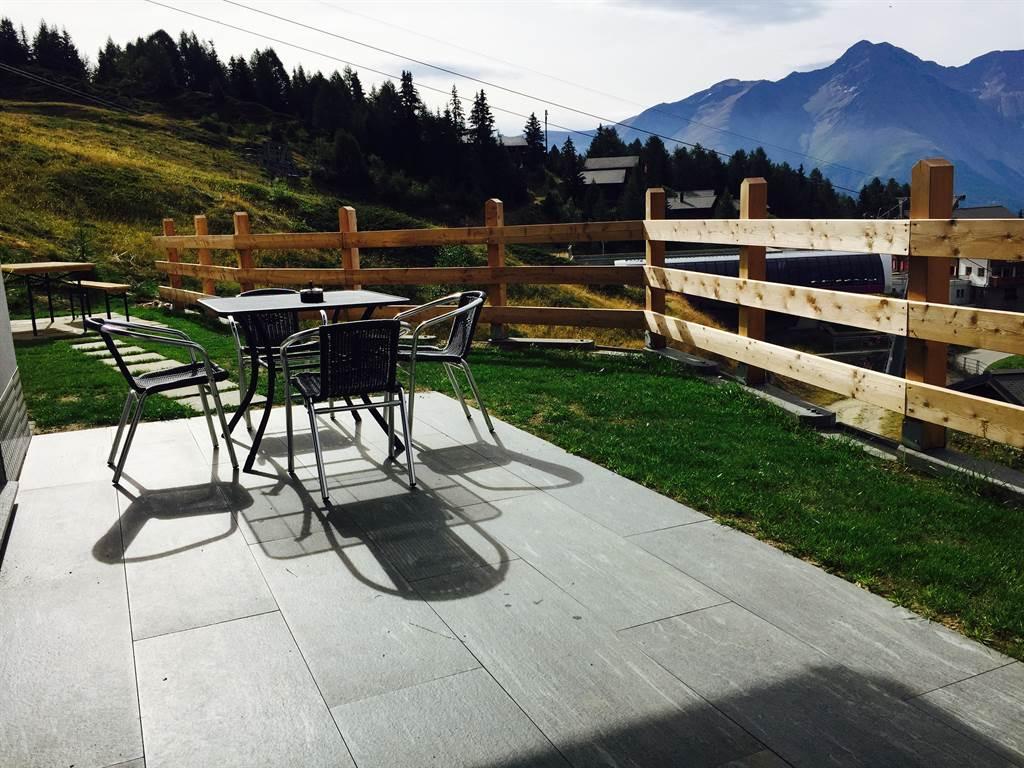 Donnerstafel EG Süd-Ost - Terrasse Sommer