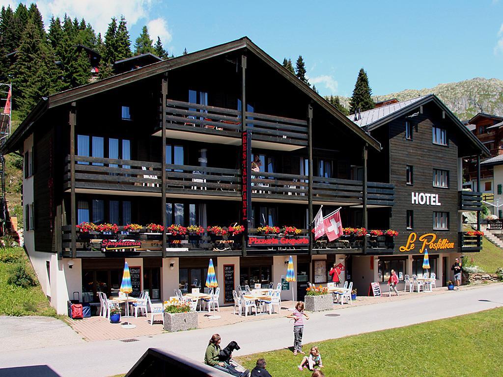Hotel Le Postillion - Hotel Pizzeria Restaurant Ansicht Sommer