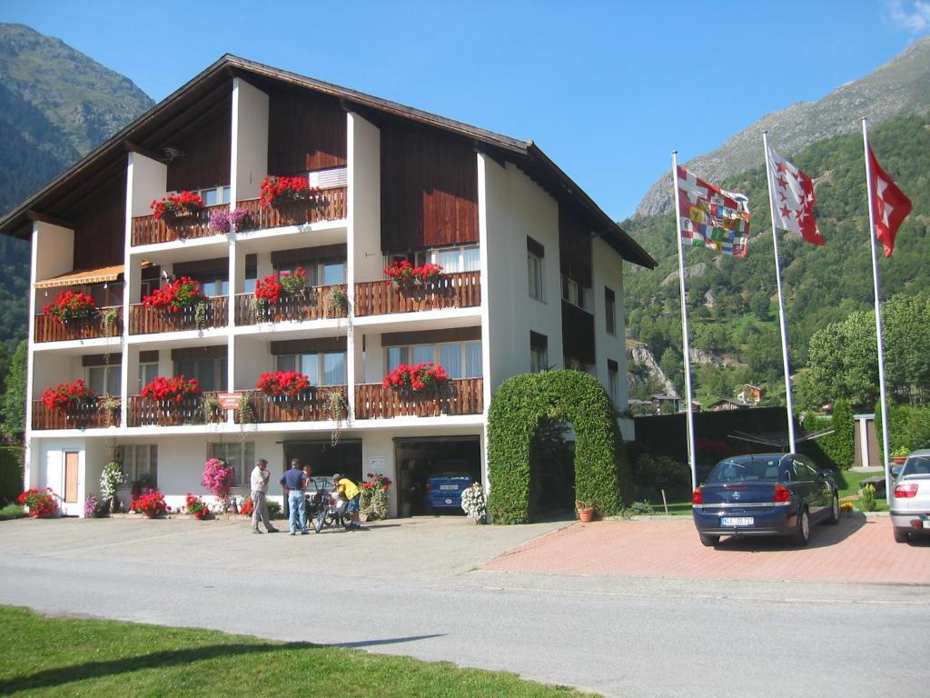 Casa Yolanda 2. OG Süd - Casa Yolanda mit Blumen