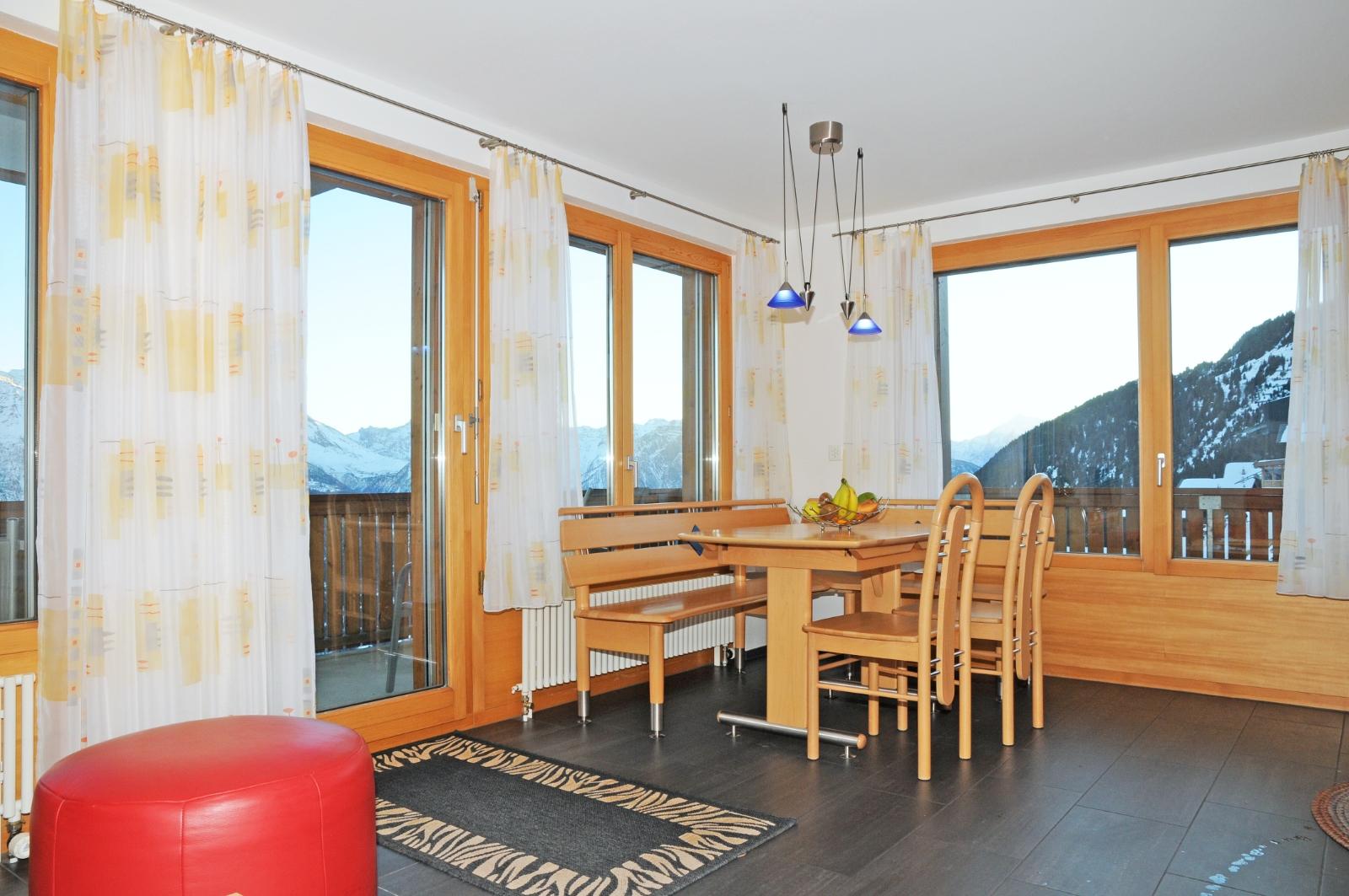 Emilio 3. Stock West - Haus Emilio 3. Stock West - Esszimmer