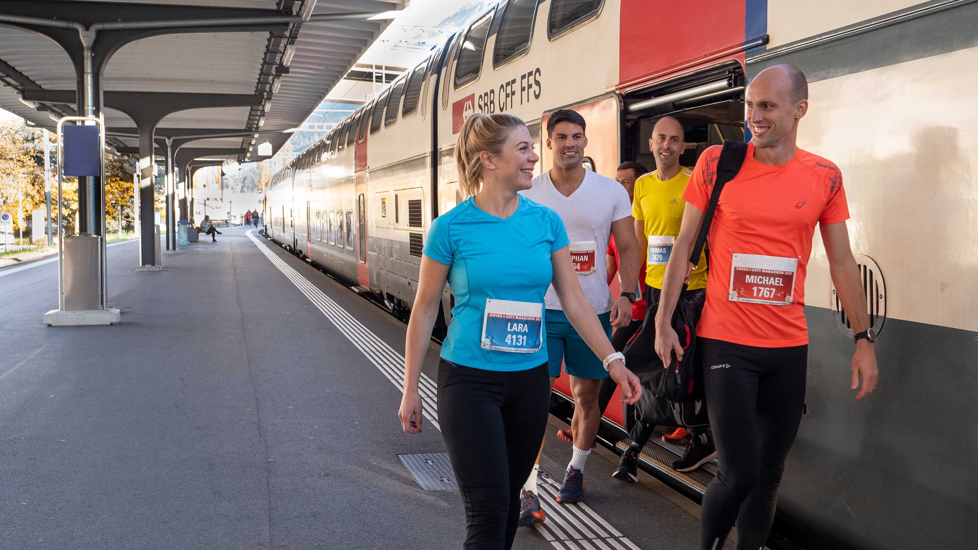 Coureuses et coureurs lors du Swiss Runners Event, départ collectif d’une course en Suisse.