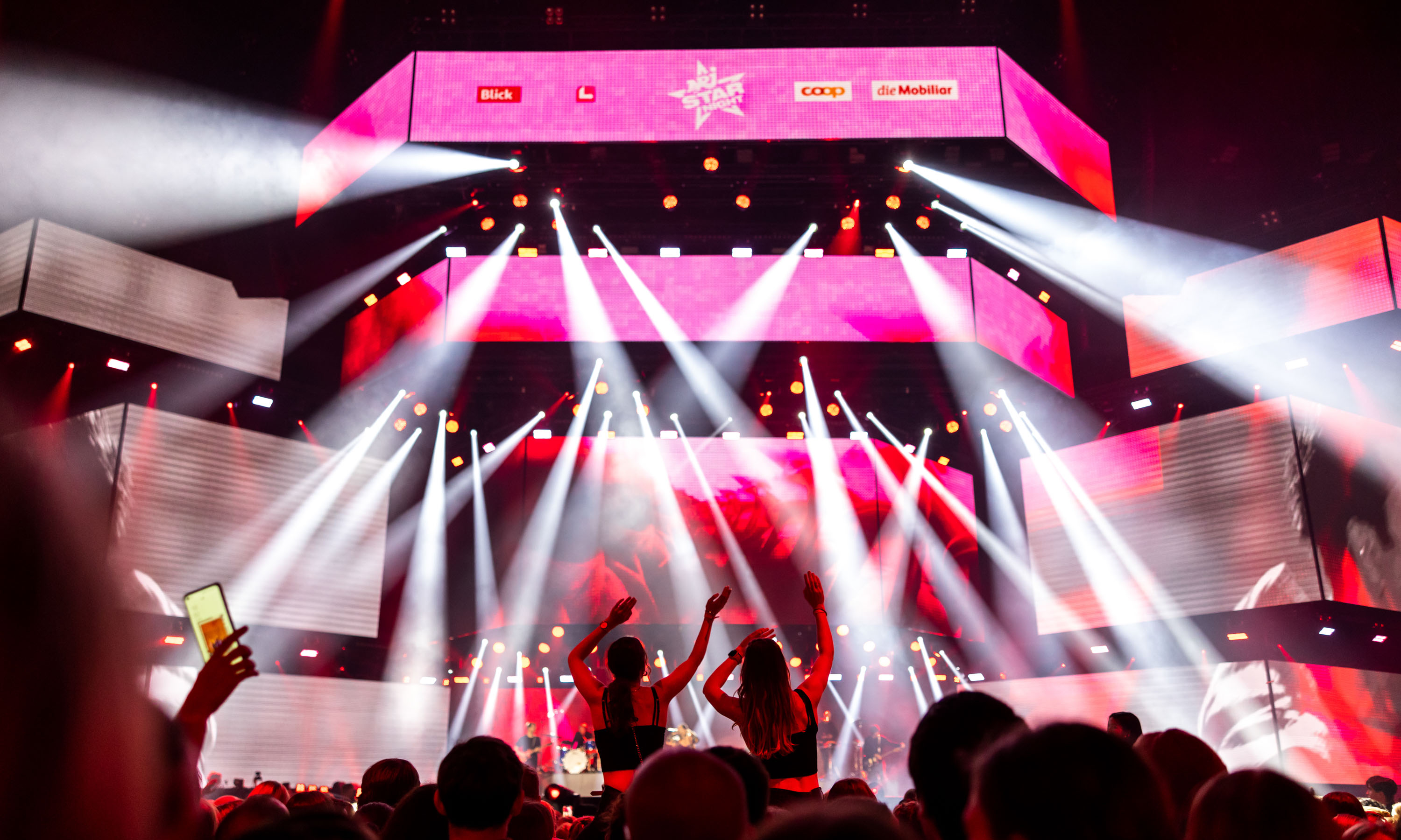 Nahaufnahme einer Geige bei einem Konzert im KKL Luzern.