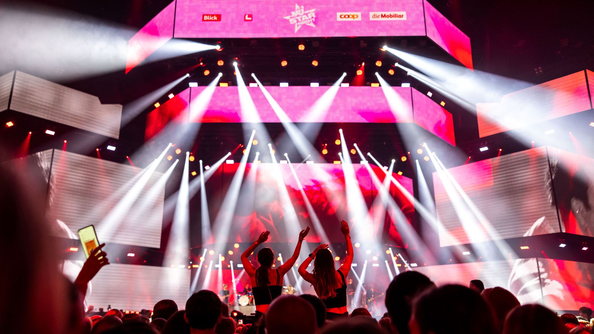 Nahaufnahme einer Geige bei einem Konzert im KKL Luzern.