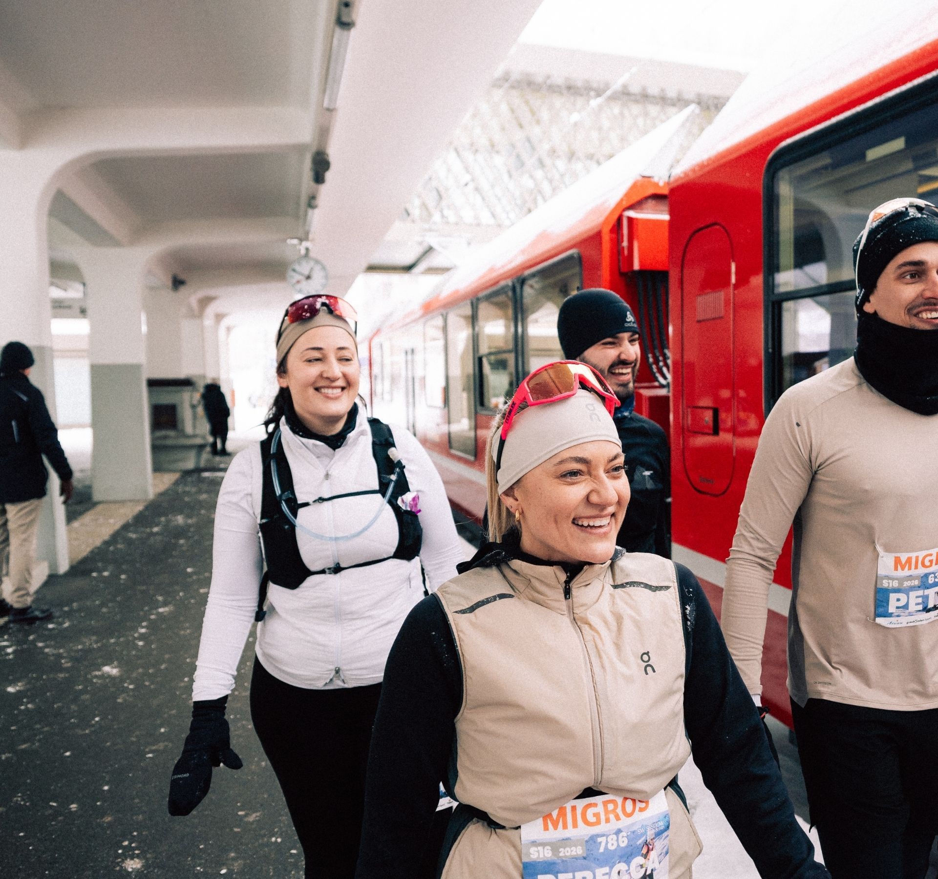 Läuferinnen und Läufer beim Swiss Runners Event, gemeinsamer Start zu einem Laufwettbewerb in der Schweiz.