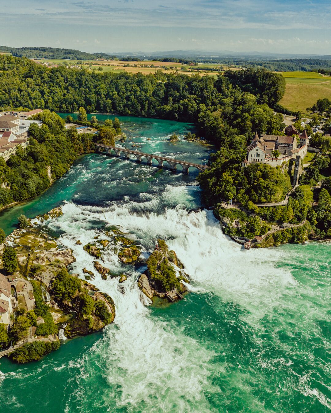 Luftaufnahme vom Rheinfall.