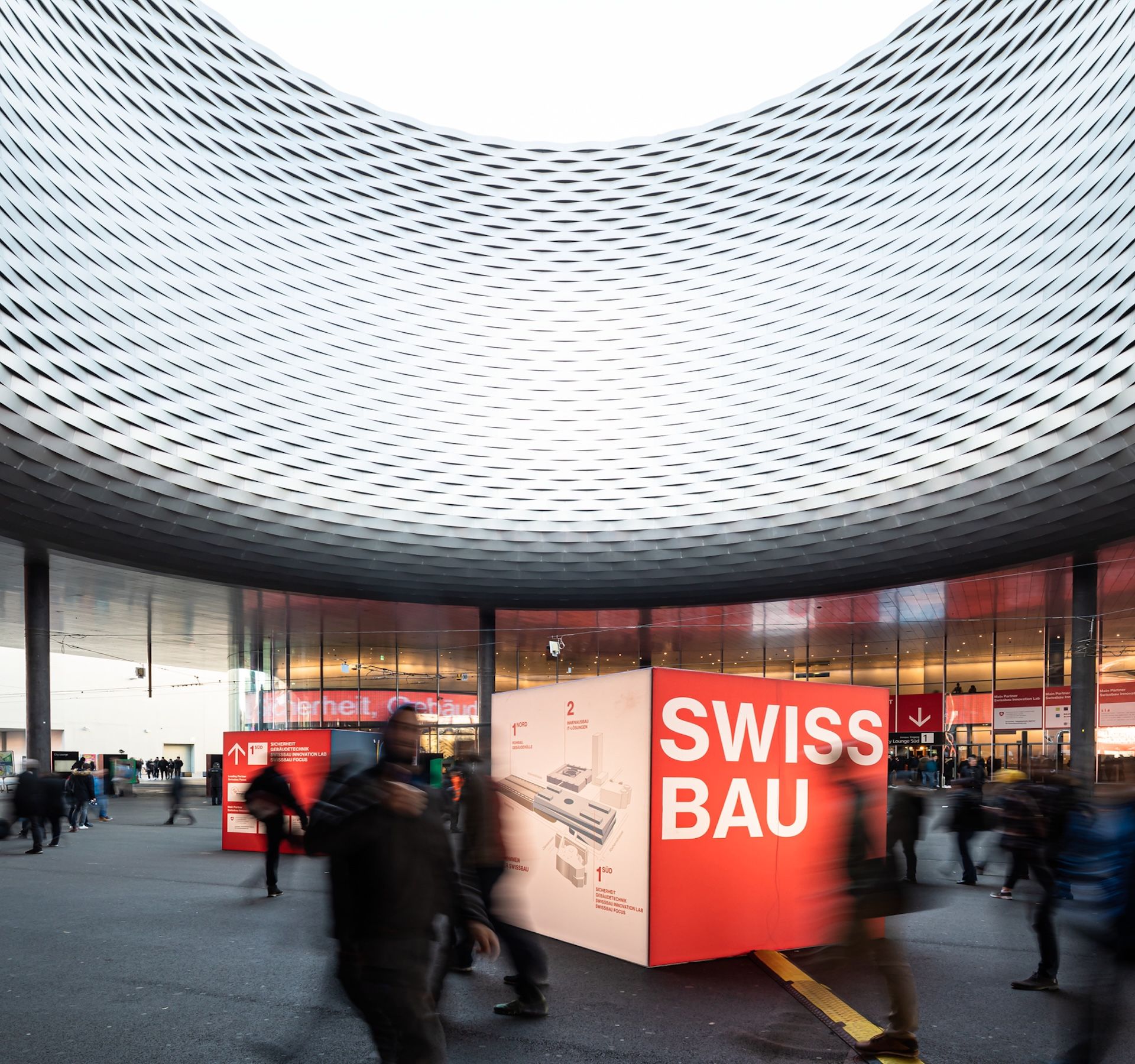 Visitors experience innovative solutions and trends in construction, architecture, and energy at Swissbau 2026 in Basel.