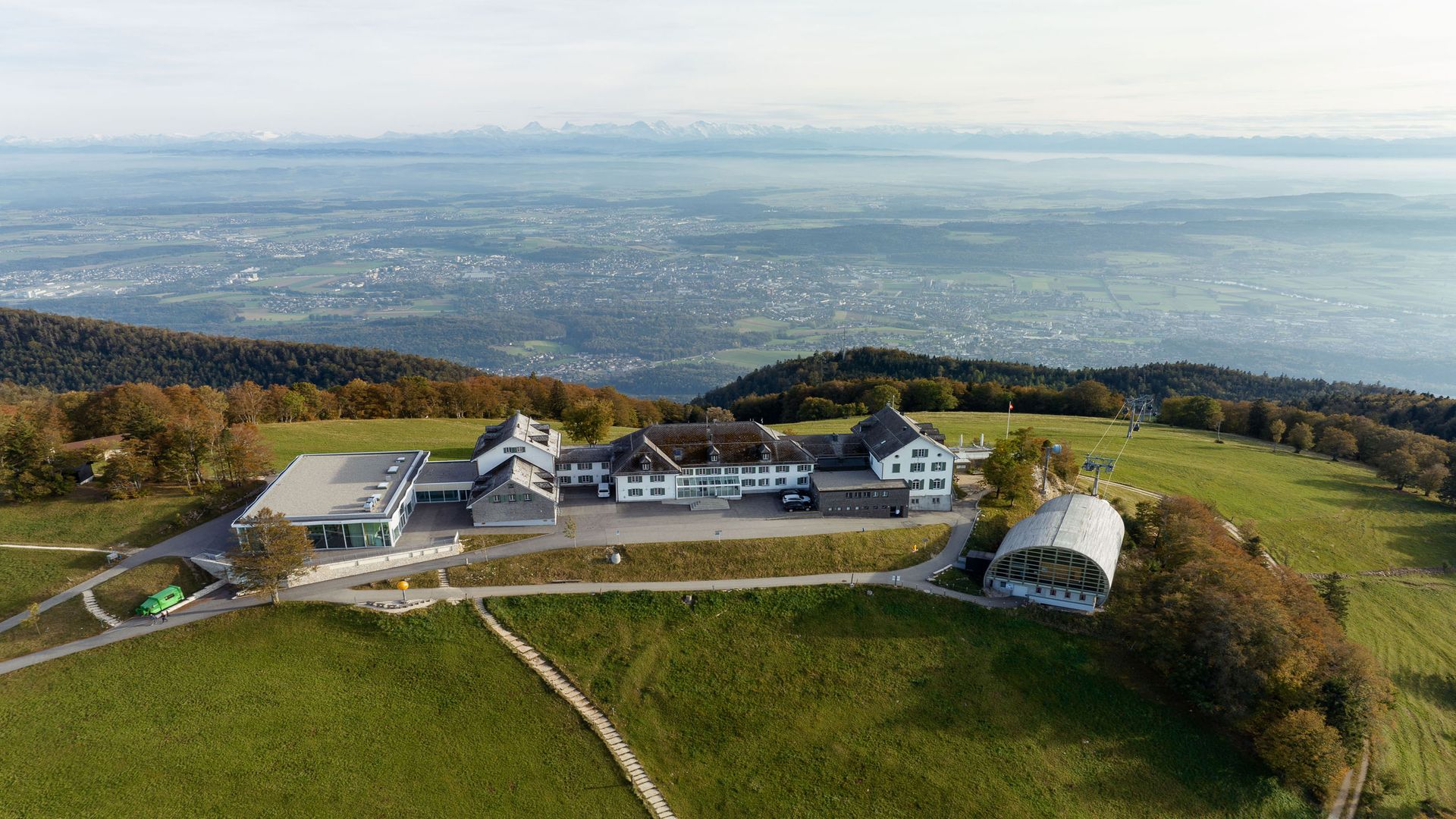 Vista aerea della stazione di montagna sul Weissenstein.