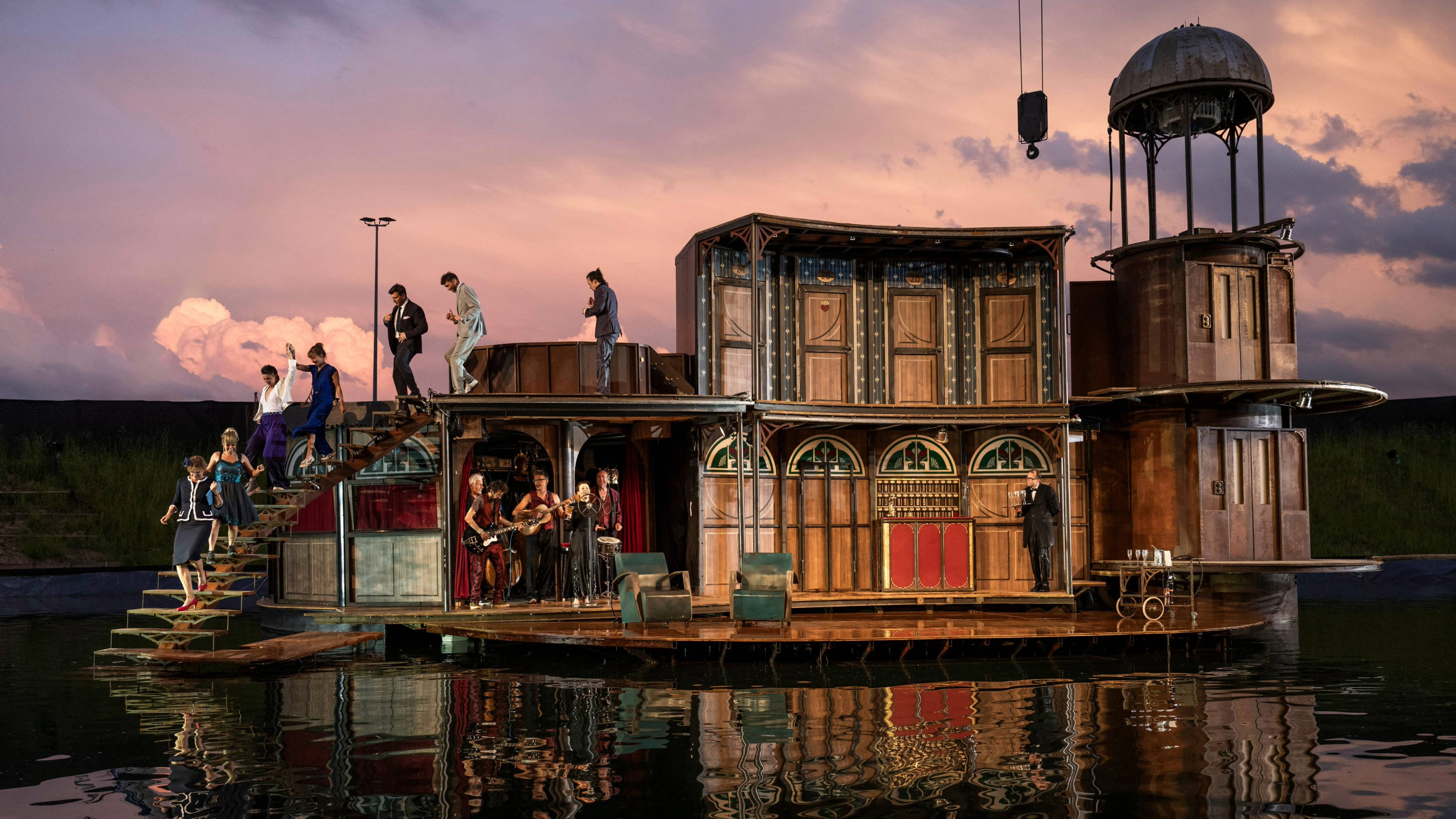 Water performance by Karl’s kühne Gassenschau.