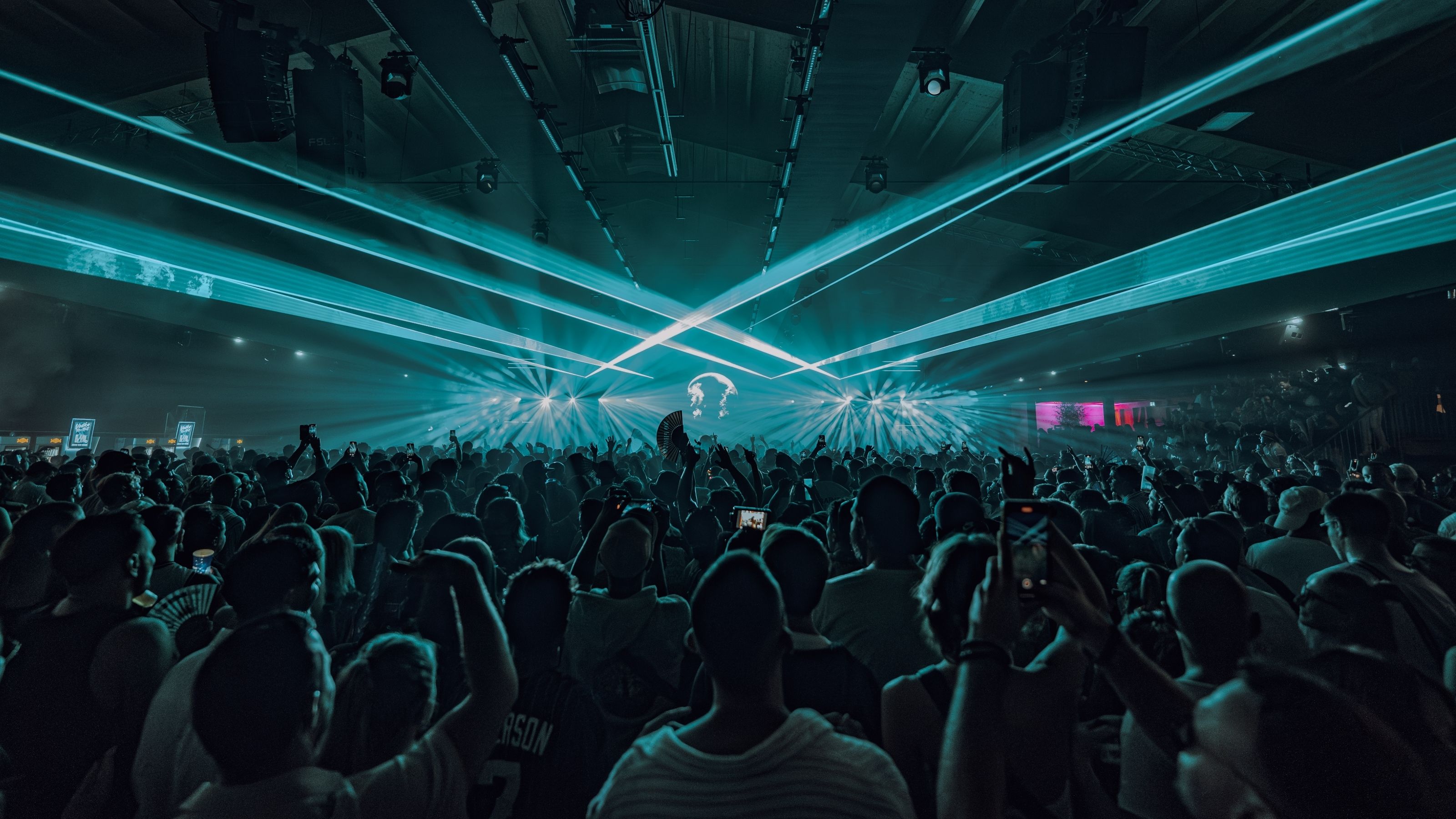 Open-Air-Festival mit Musik und Sommerstimmung.