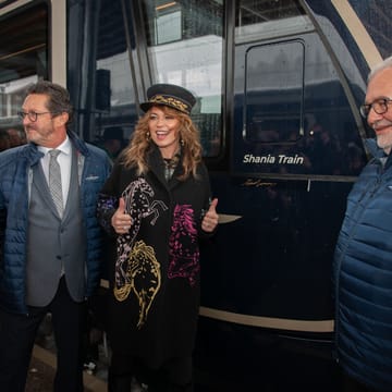 Shania Train 001