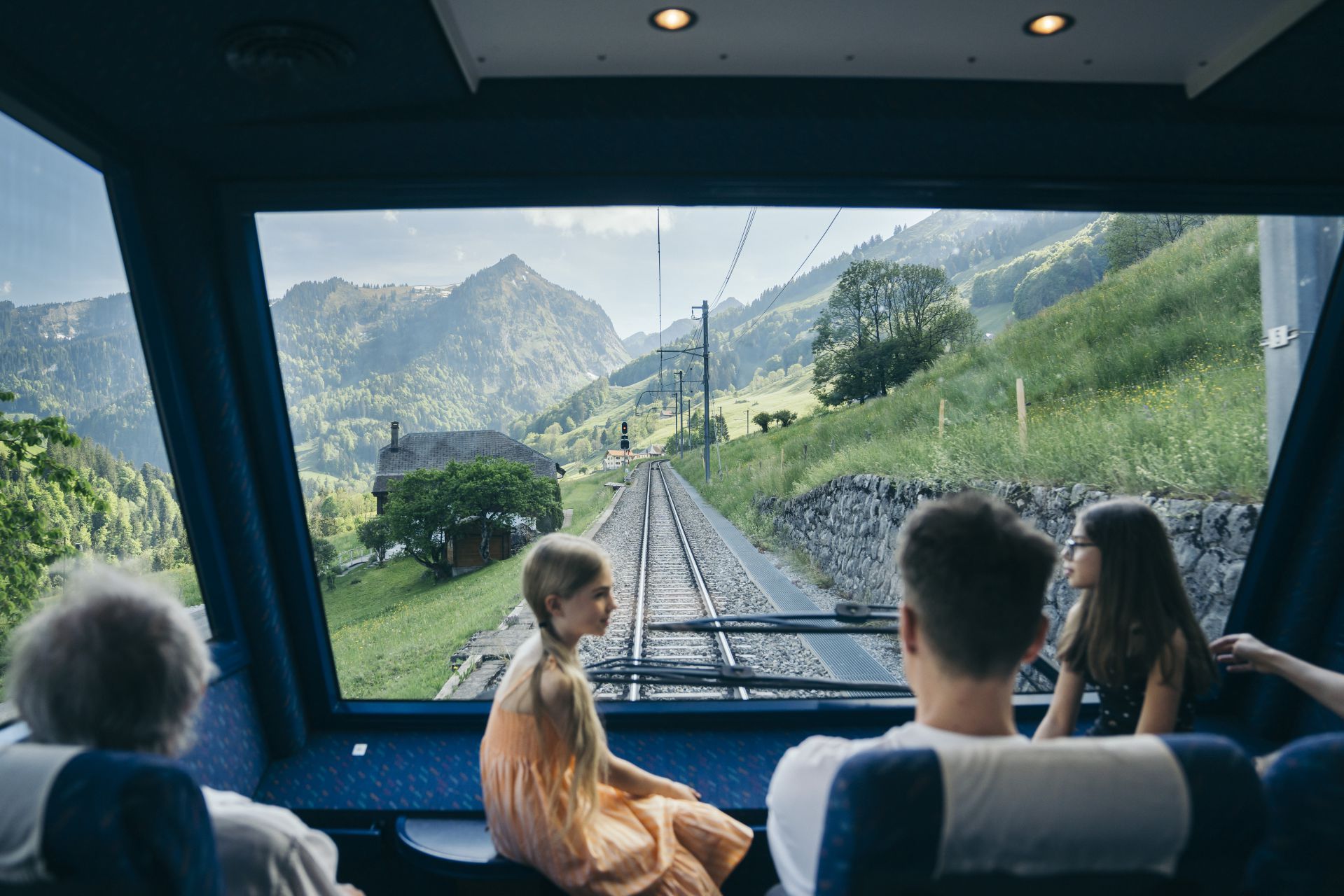 GoldenPass Panoramic VIP 002