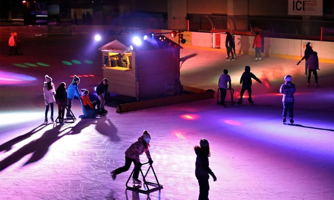 Leysin - Ice disco at the ice rink - winter