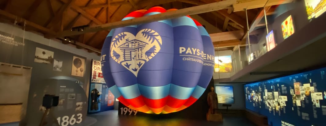 Espace Ballon vue intérieure avec nacelles - pas de saison - CHAX - Espace Ballon
