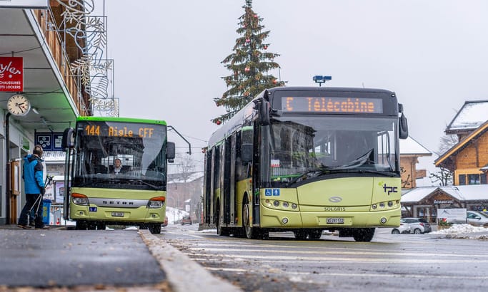 Bus navette et bus Aigle-Villars 144 - Villars - hiver - Maxime Schmid