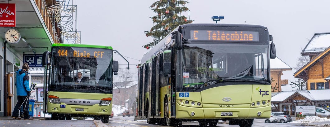 Bus navette et bus Aigle-Villars 144 - Villars - hiver - Maxime Schmid